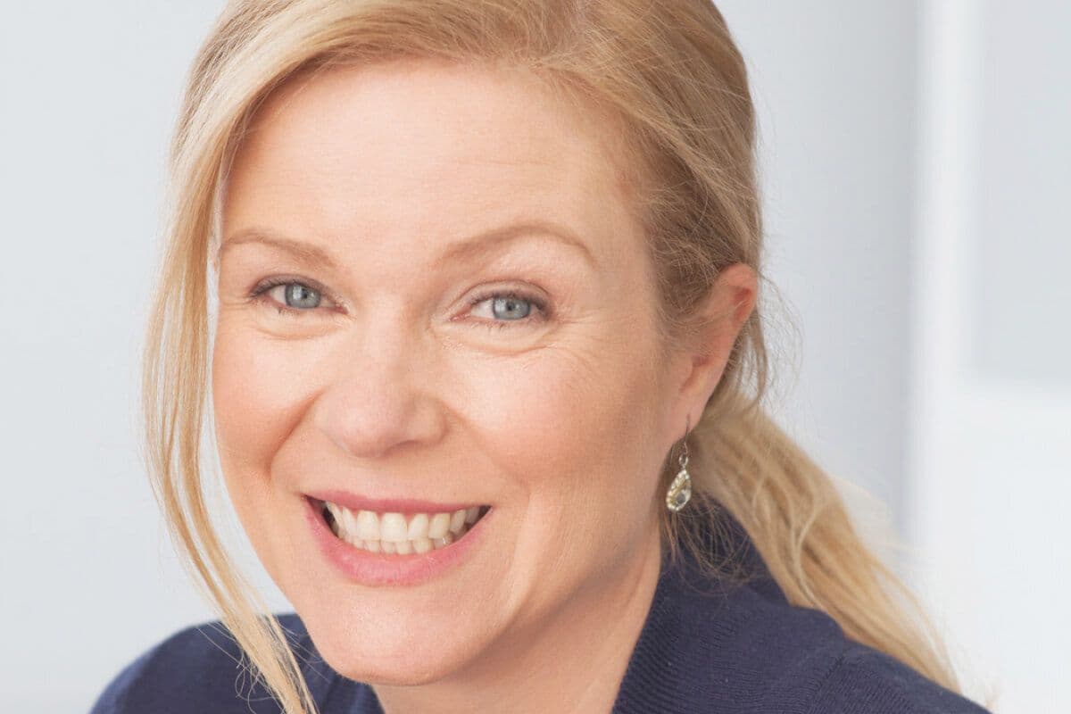 Holly Furtick & Friends discussing the book The Kitchen Front